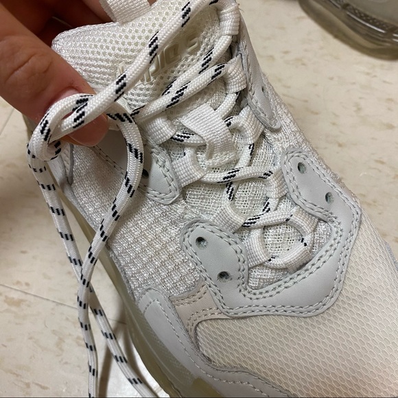 BALENCIAGA TRIPLE S WHITE - Picture 2 of 5